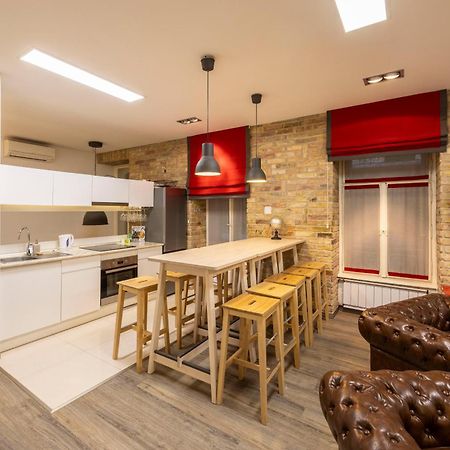 Deluxe Central Elizabeth Residence W/ 4Bedrm, 2Bathrm, 1Lvngrm Budapest Exterior foto